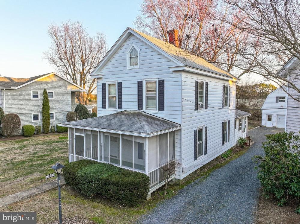 Currently Displayed Property Photo