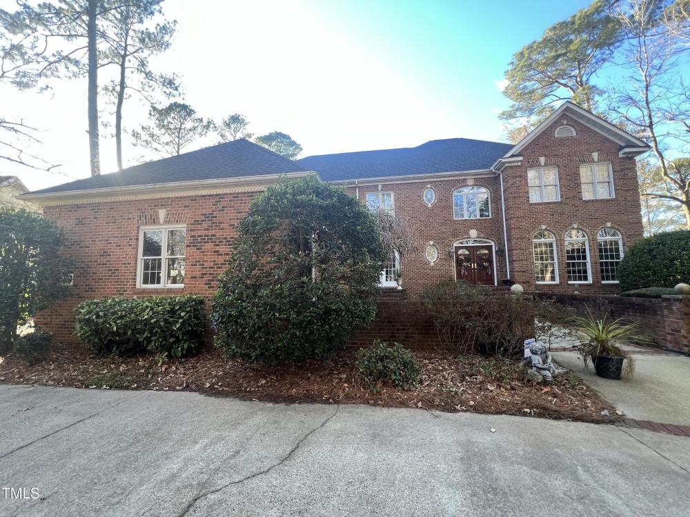 Currently Displayed Property Photo