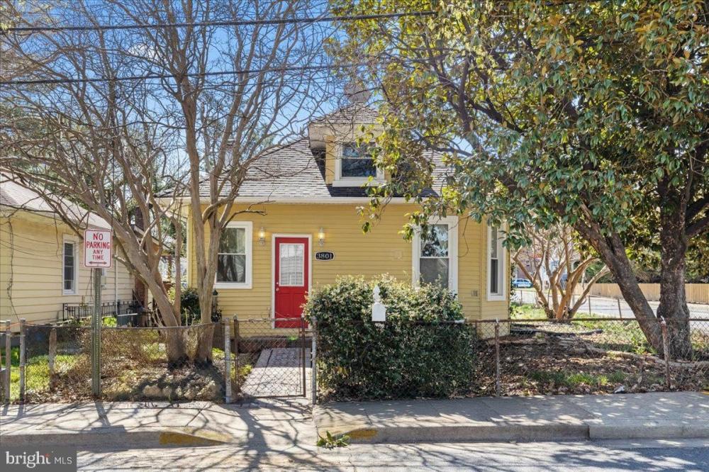 Currently Displayed Property Photo
