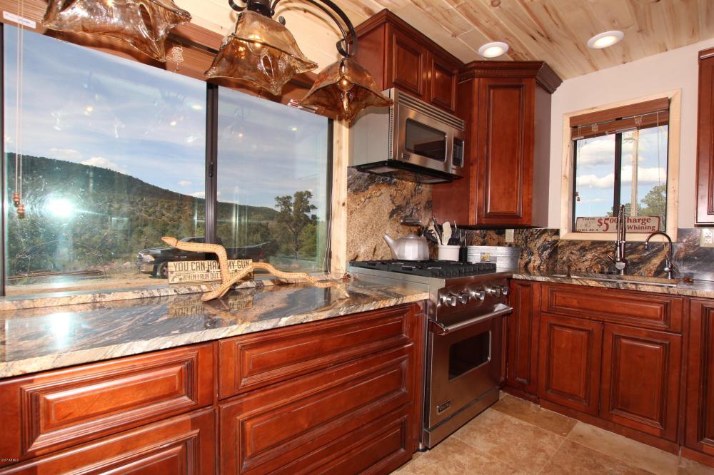 Currently Displayed Property Photo