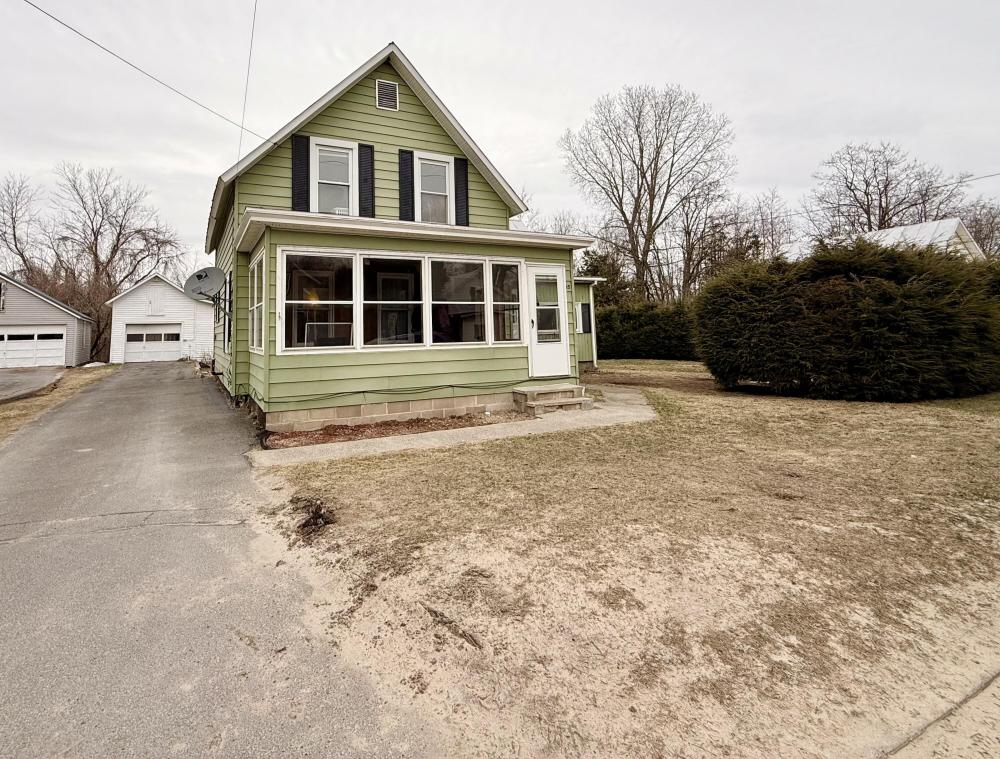 Currently Displayed Property Photo