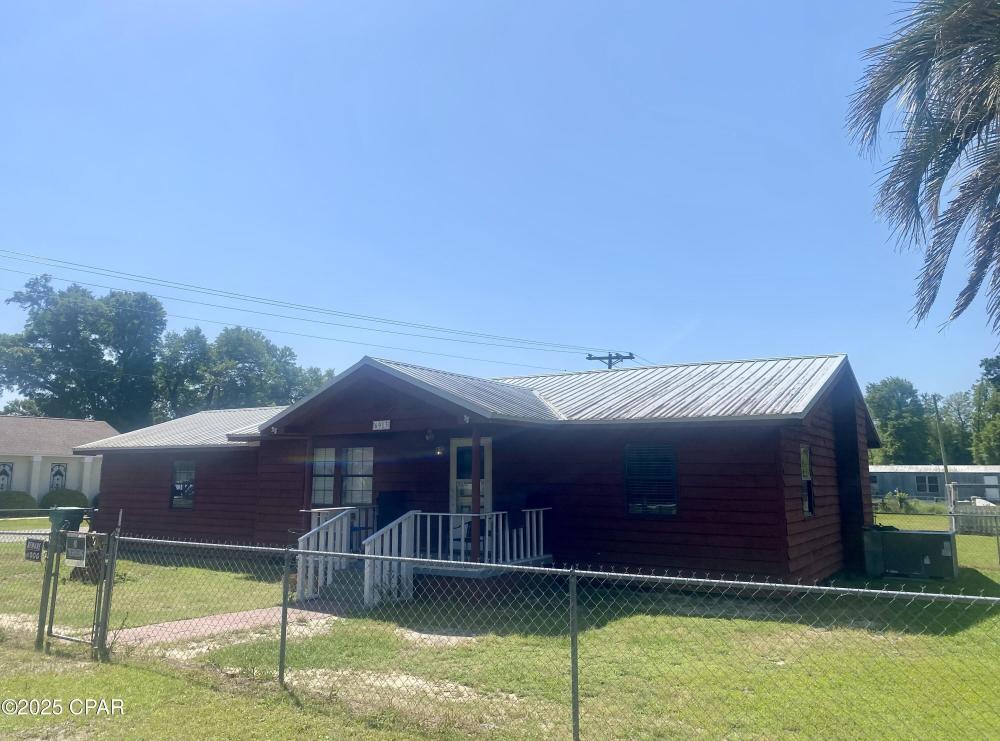Currently Displayed Property Photo