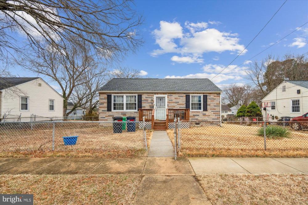 Currently Displayed Property Photo