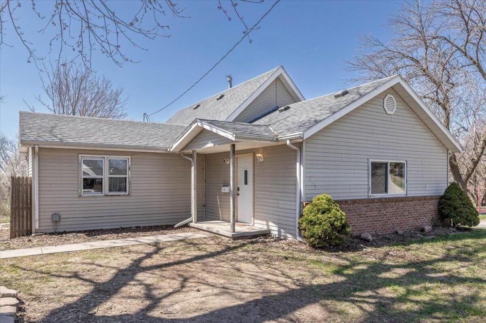 Currently Displayed Property Photo