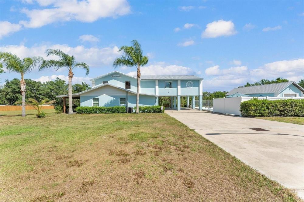 Currently Displayed Property Photo