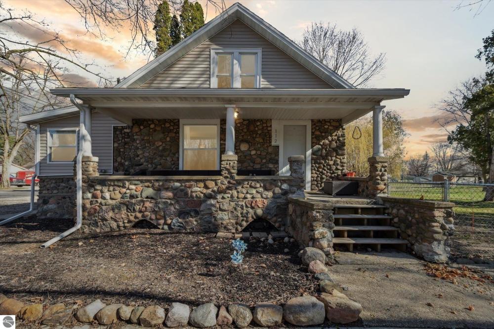 Currently Displayed Property Photo