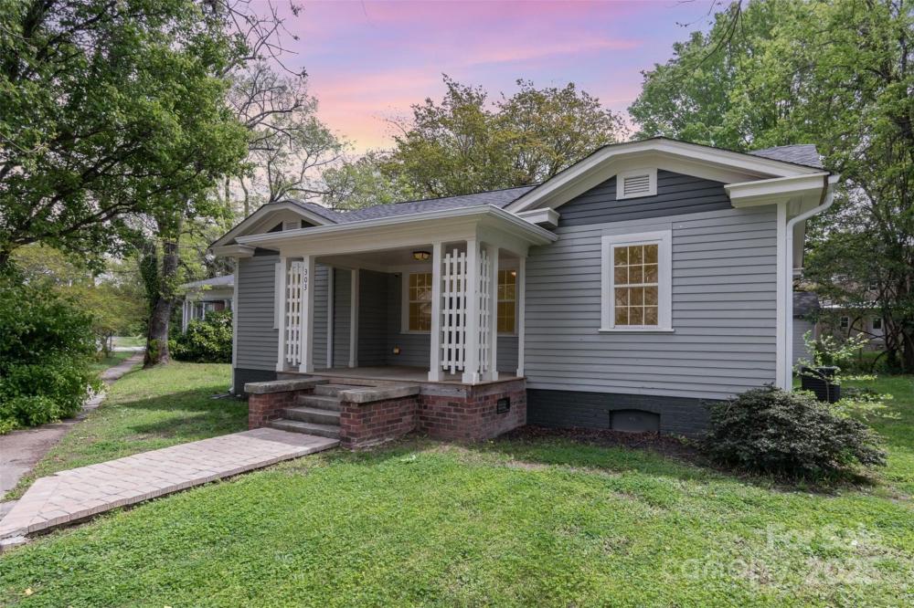 Currently Displayed Property Photo