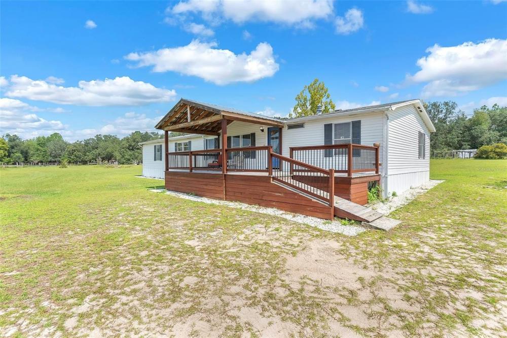 Currently Displayed Property Photo