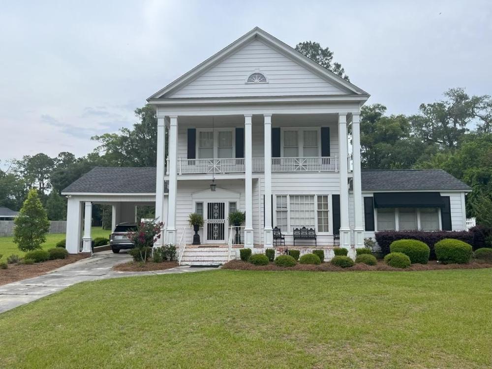 Currently Displayed Property Photo