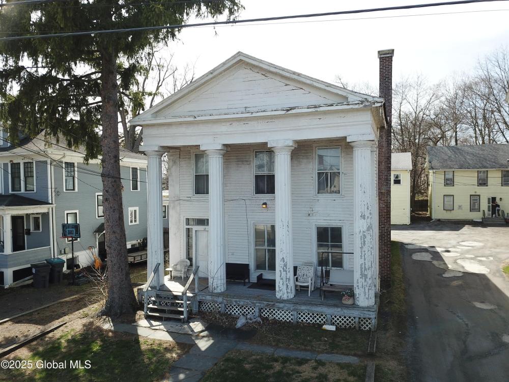 Currently Displayed Property Photo