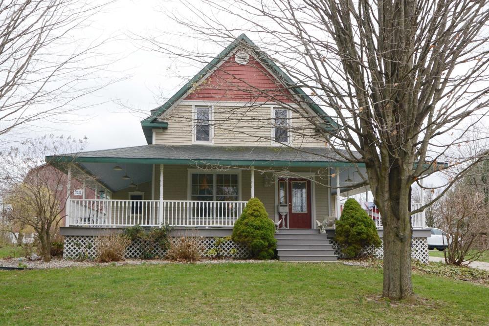 Currently Displayed Property Photo