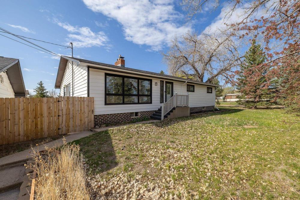 Currently Displayed Property Photo
