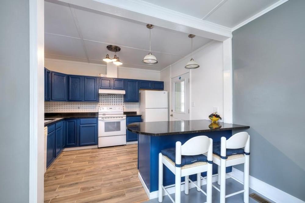 Currently Displayed Property Photo