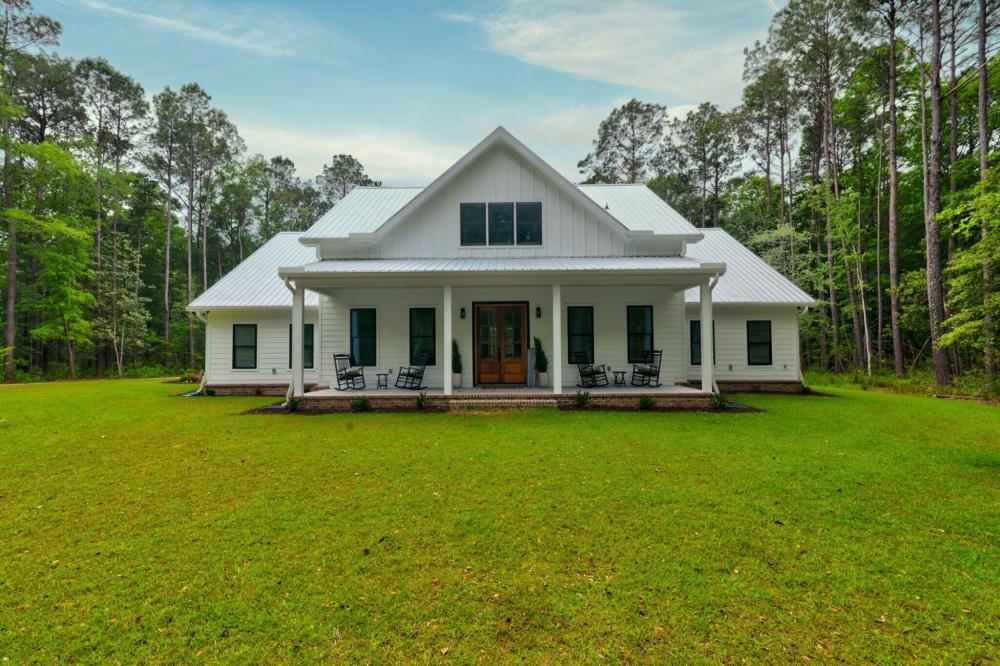 Currently Displayed Property Photo