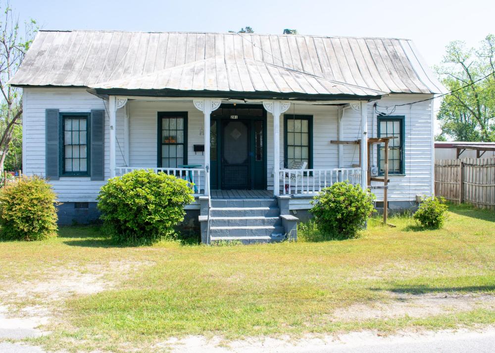 Currently Displayed Property Photo
