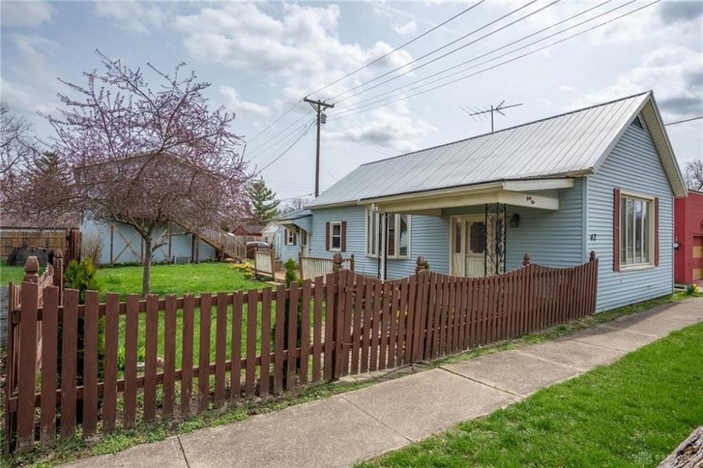Currently Displayed Property Photo