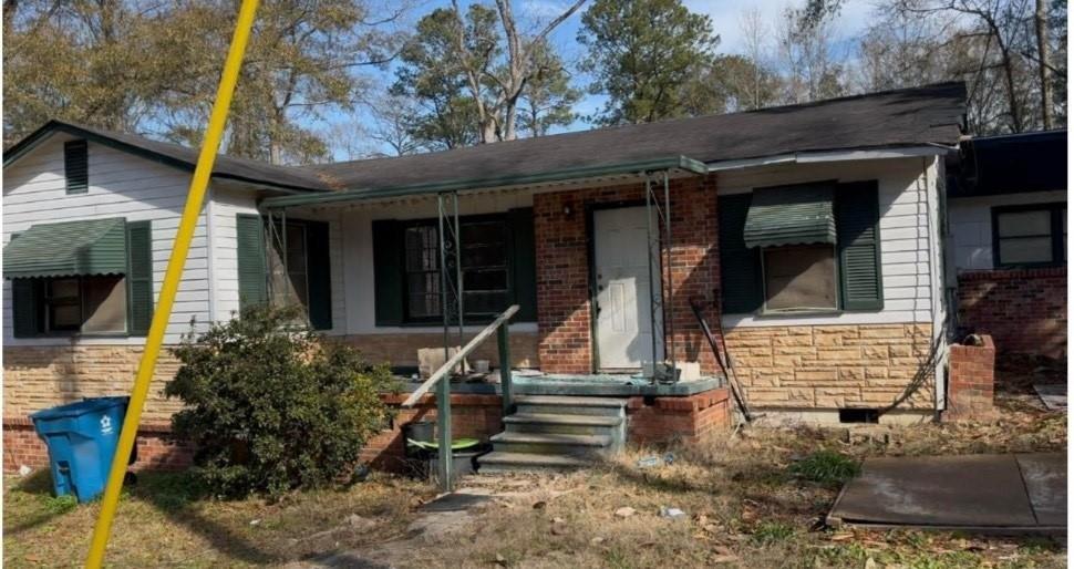 Currently Displayed Property Photo