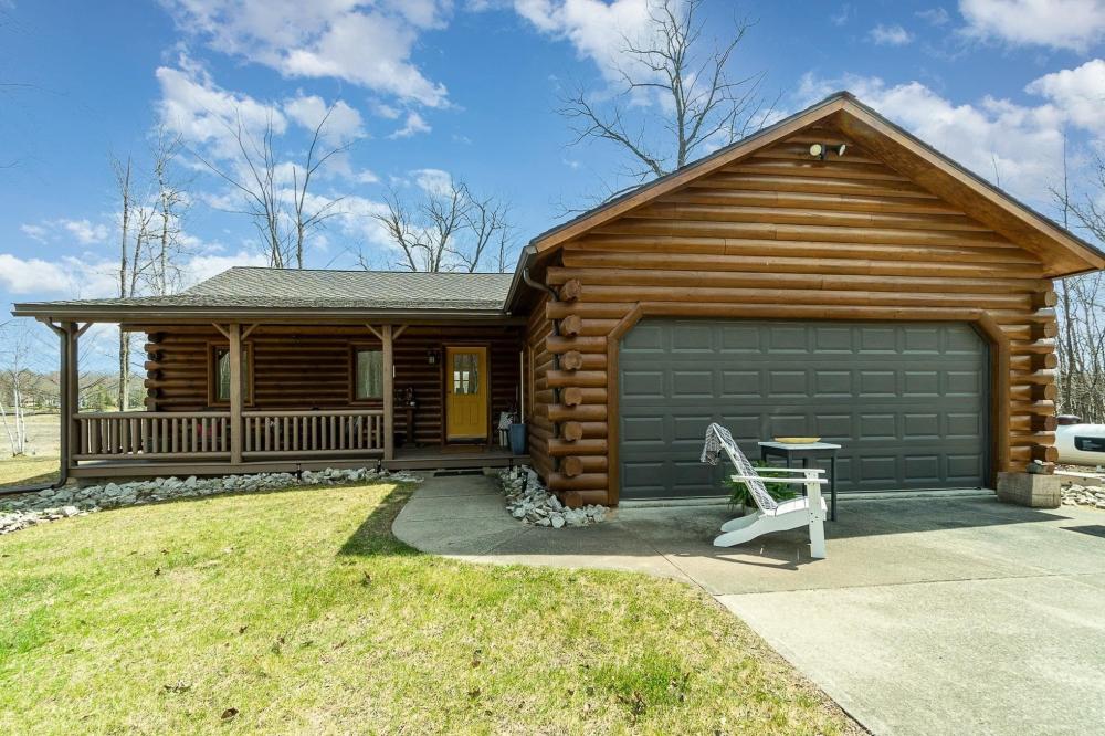 Currently Displayed Property Photo