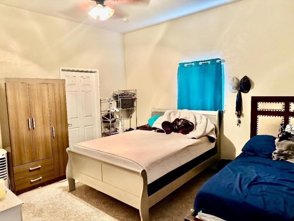 Currently Displayed Property Photo