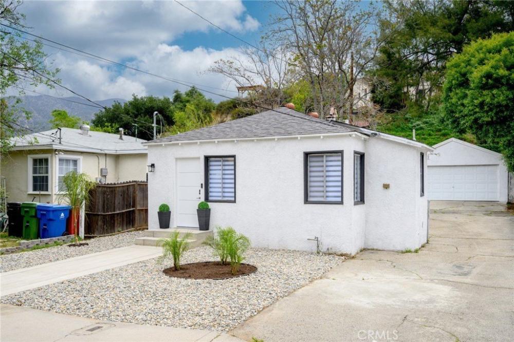 Currently Displayed Property Photo