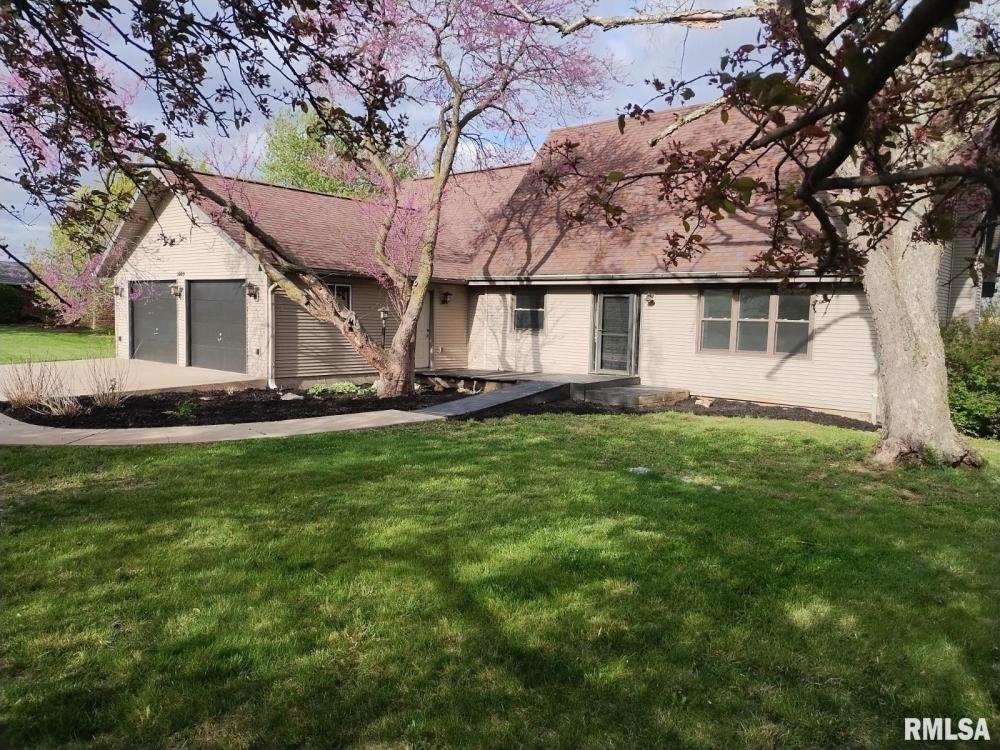 Currently Displayed Property Photo