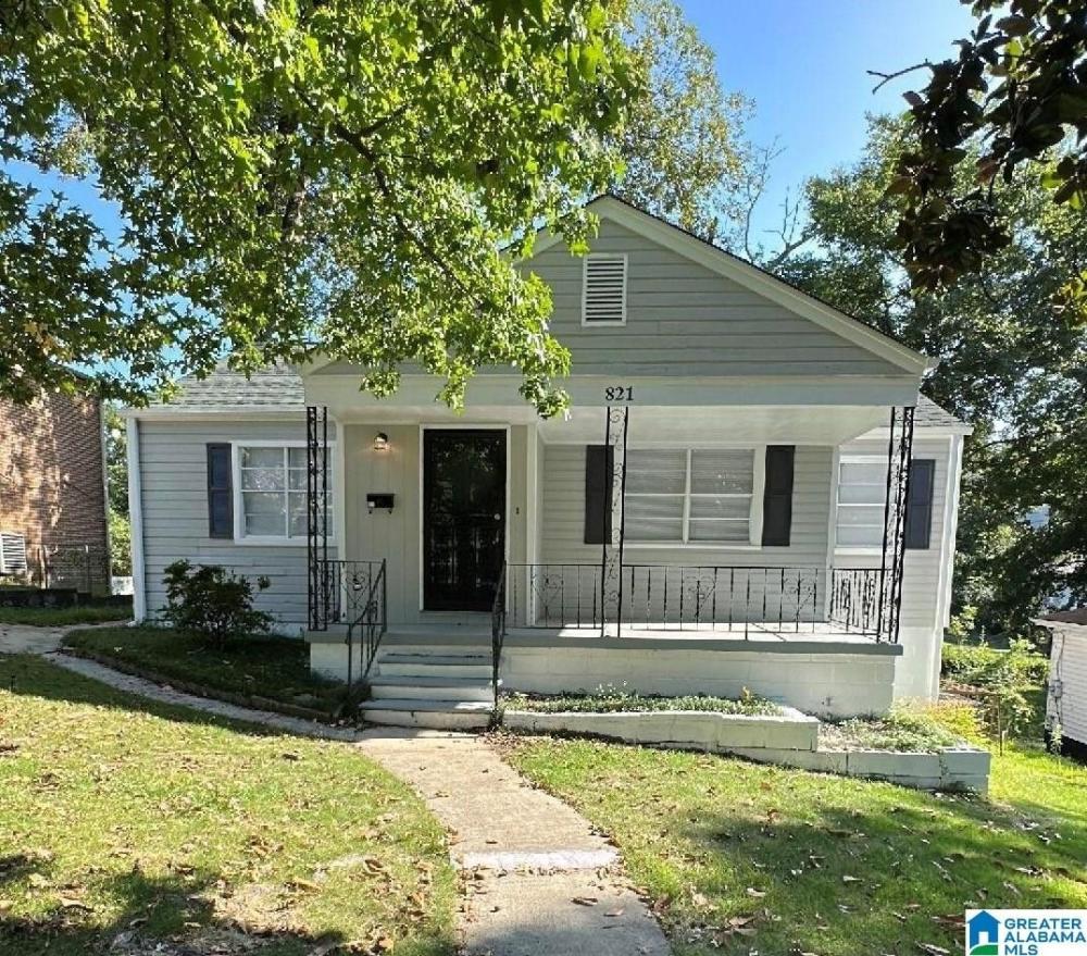 Currently Displayed Property Photo