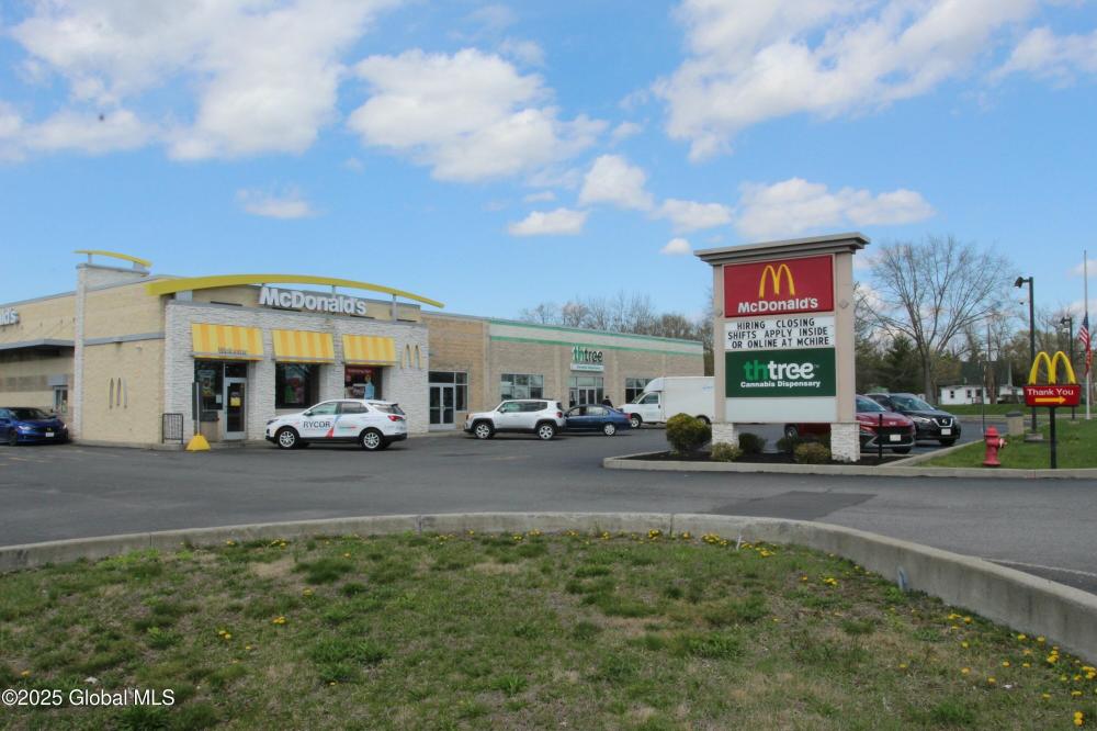 Currently Displayed Property Photo