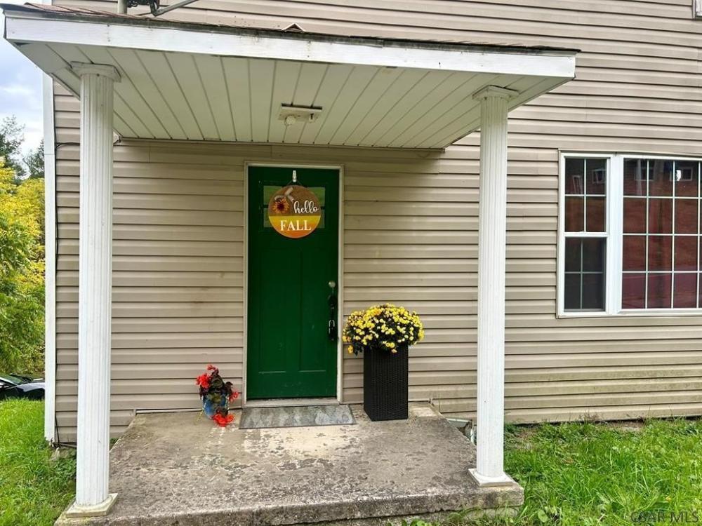 Currently Displayed Property Photo