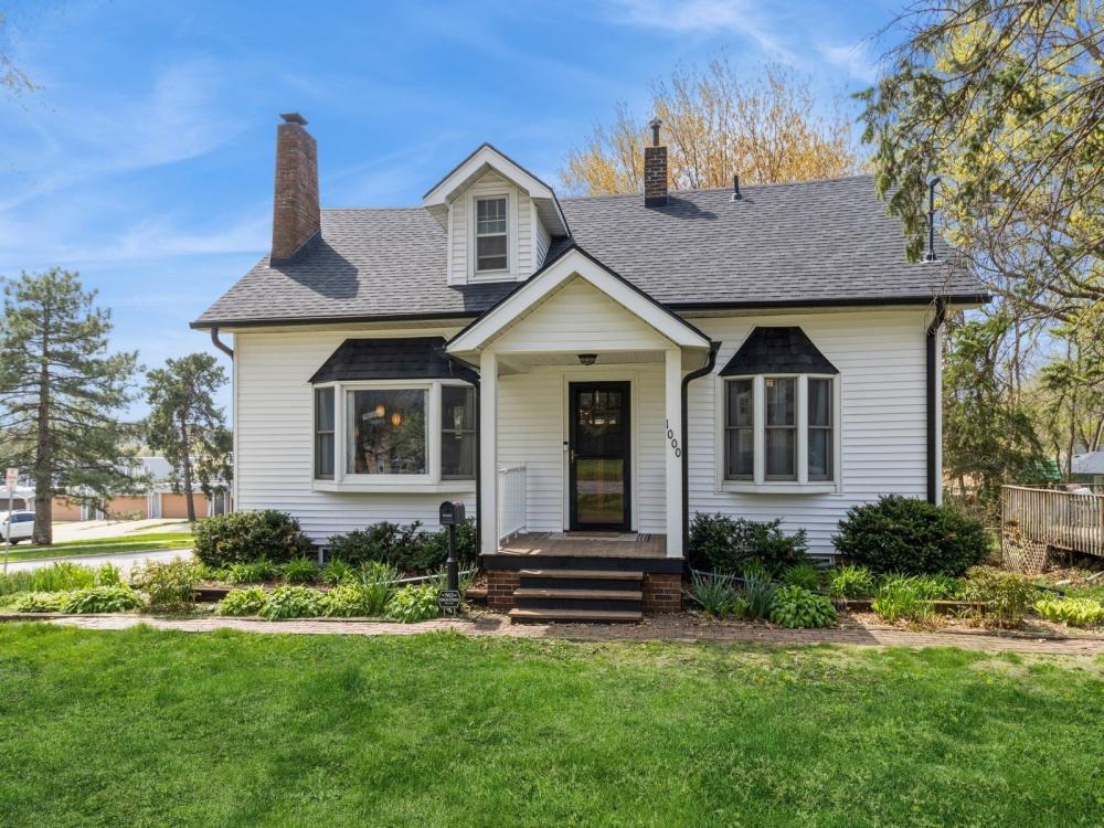 Currently Displayed Property Photo