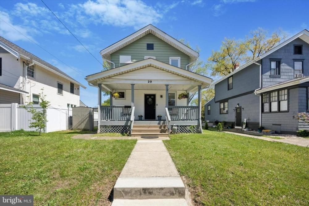 Currently Displayed Property Photo