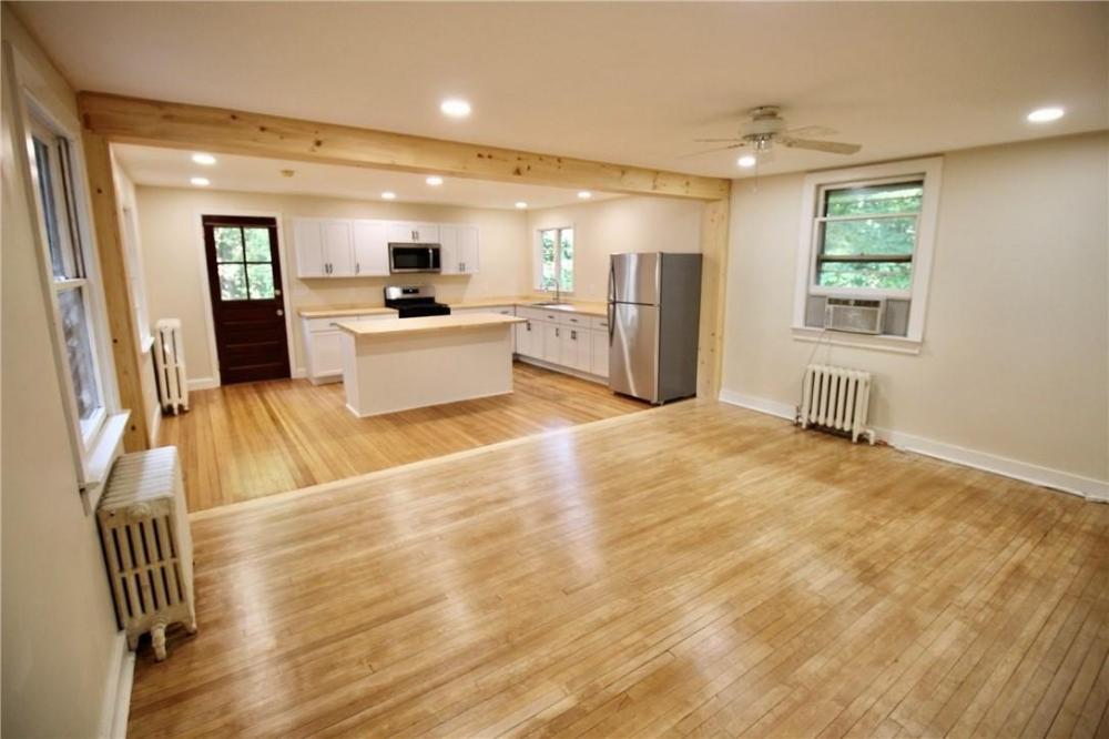 Currently Displayed Property Photo