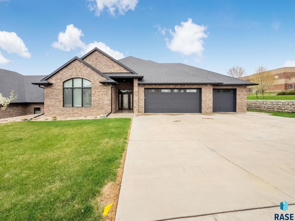 Currently Displayed Property Photo