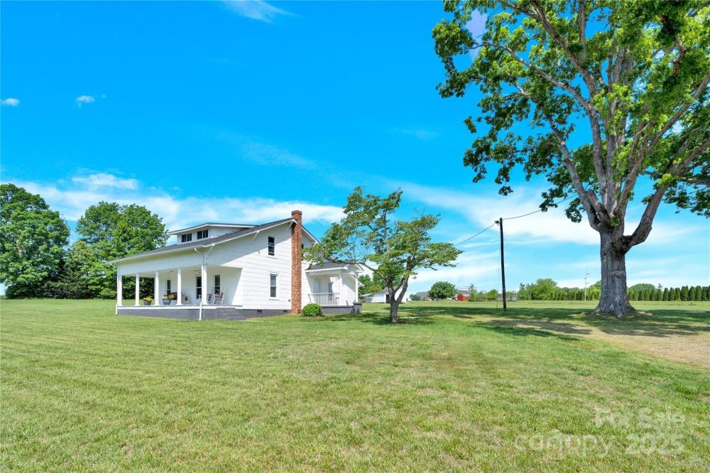Currently Displayed Property Photo