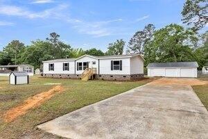 Currently Displayed Property Photo