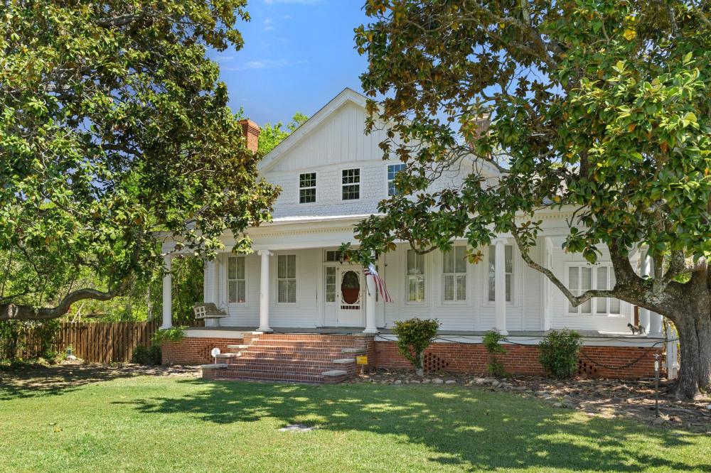 Currently Displayed Property Photo