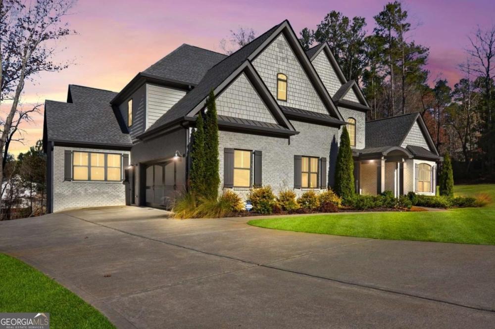 Currently Displayed Property Photo
