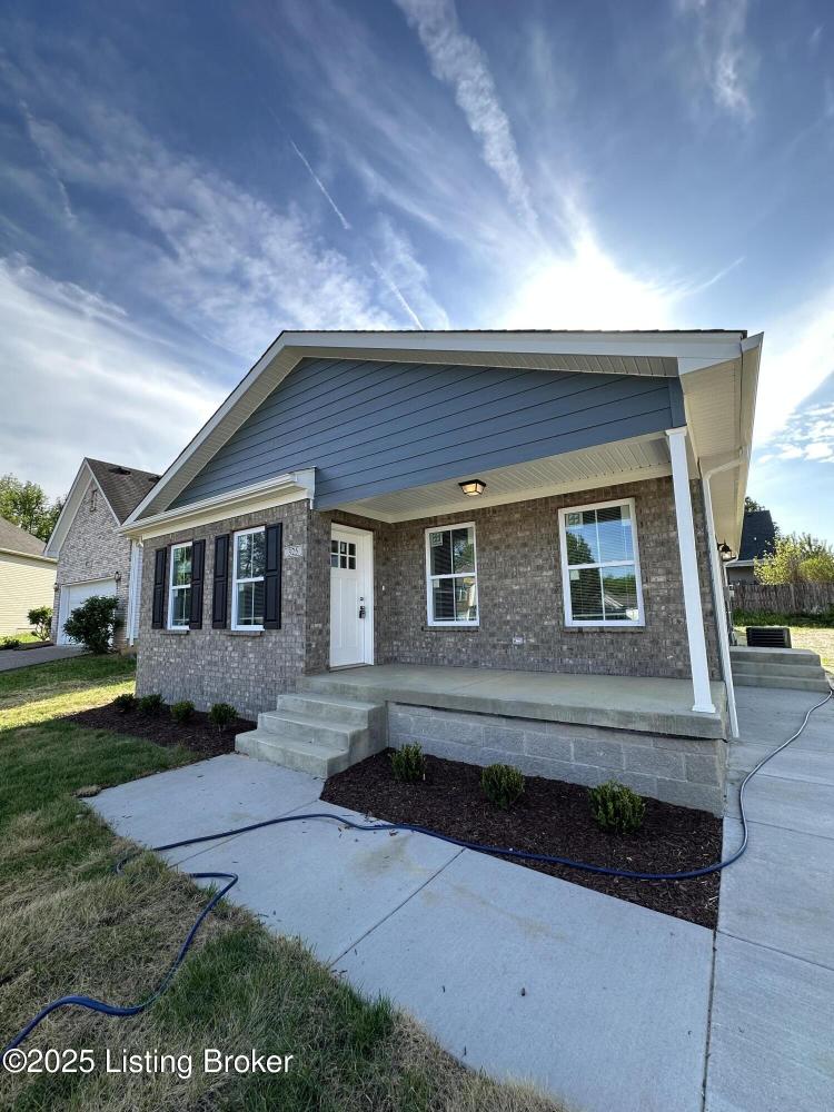 Currently Displayed Property Photo