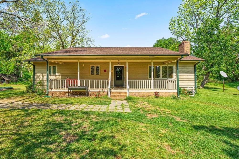 Currently Displayed Property Photo