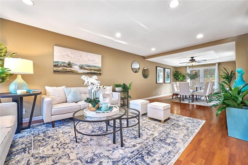 Currently Displayed Property Photo