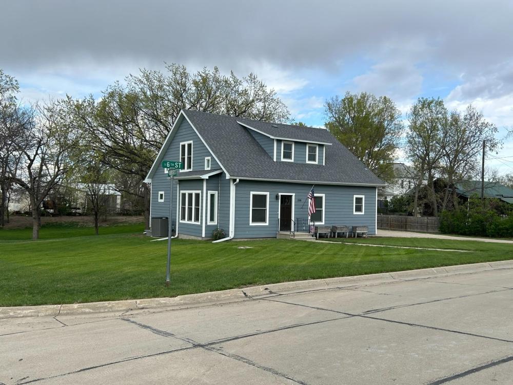 Currently Displayed Property Photo