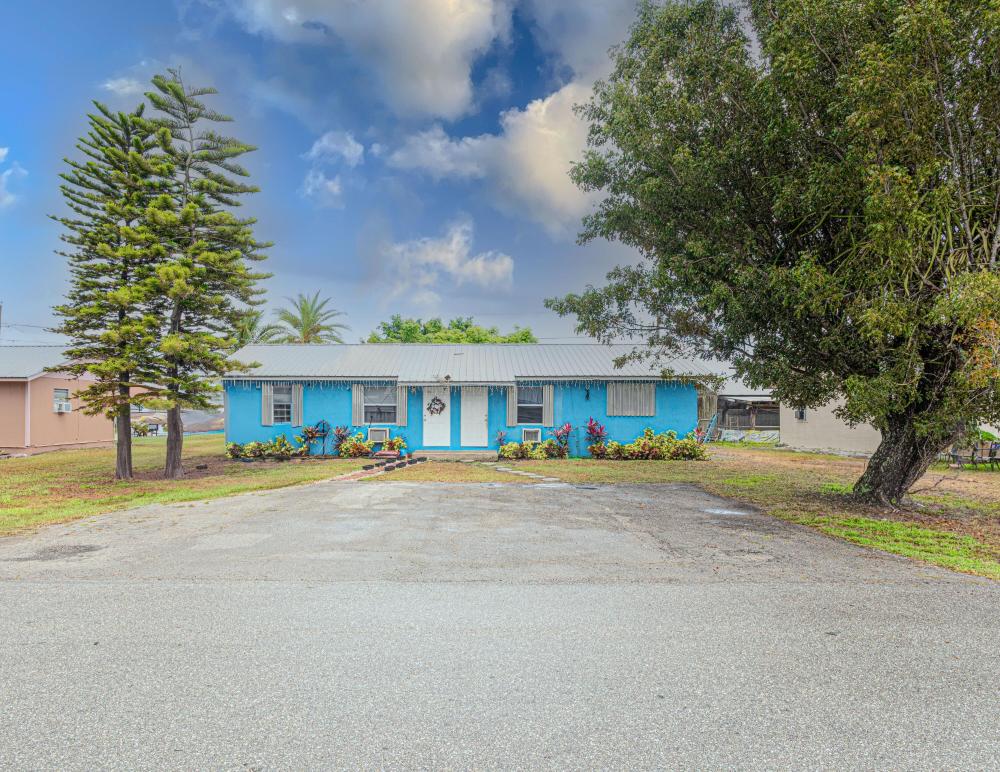 Currently Displayed Property Photo