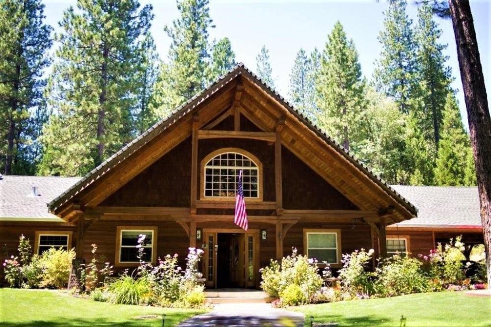 Currently Displayed Property Photo