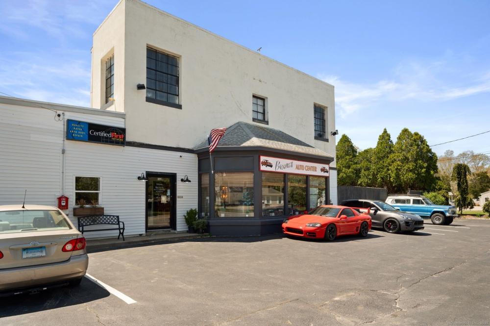 Currently Displayed Property Photo