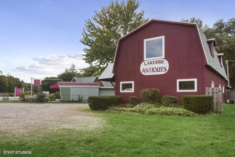 Currently Displayed Property Photo