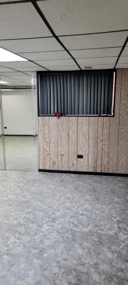 Currently Displayed Property Photo