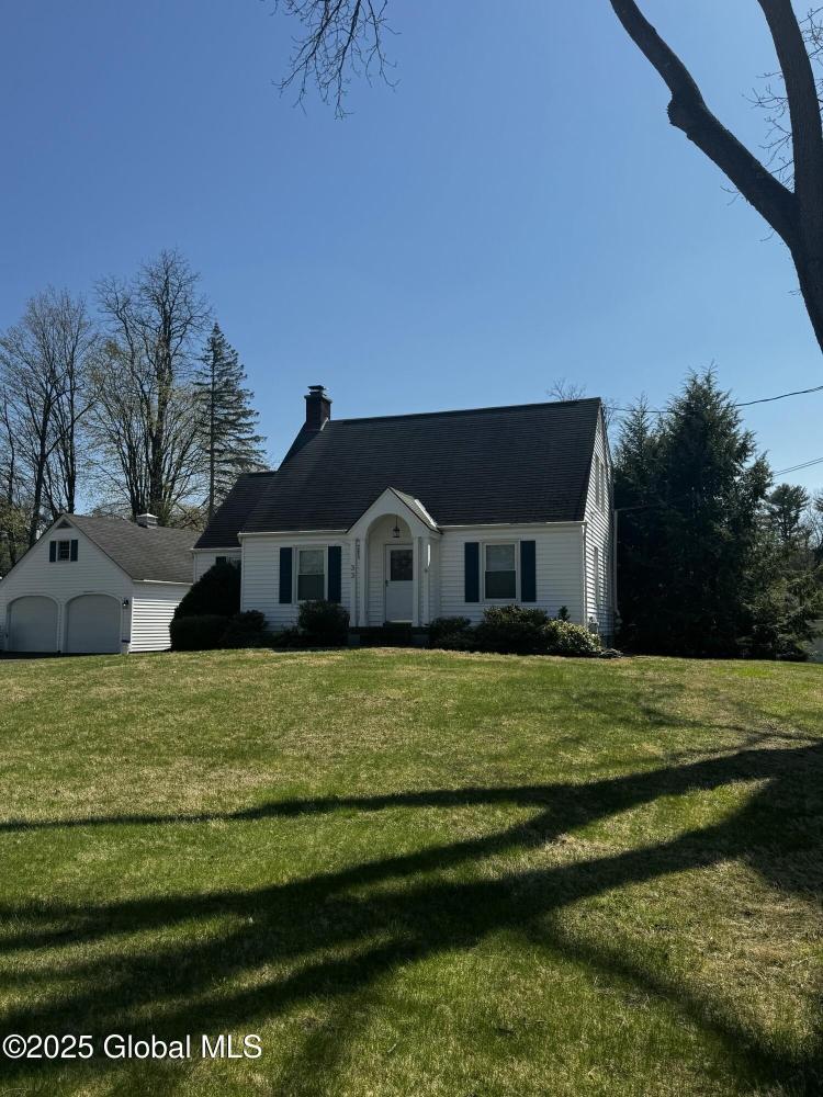 Currently Displayed Property Photo