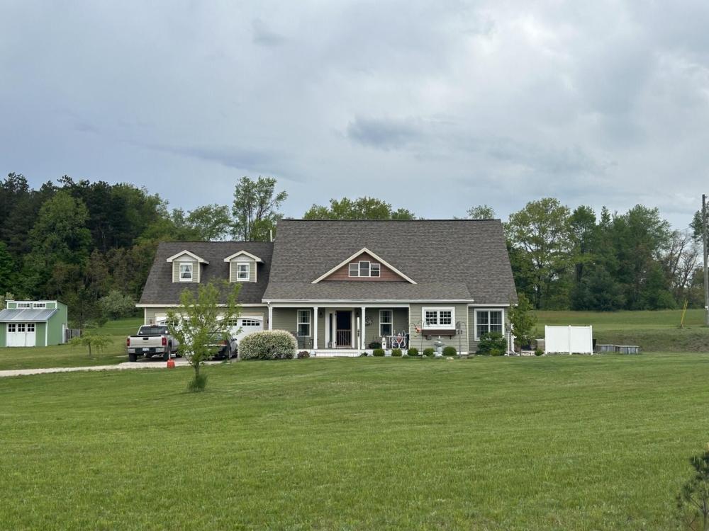 Currently Displayed Property Photo