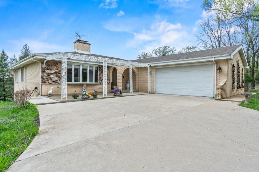 Currently Displayed Property Photo