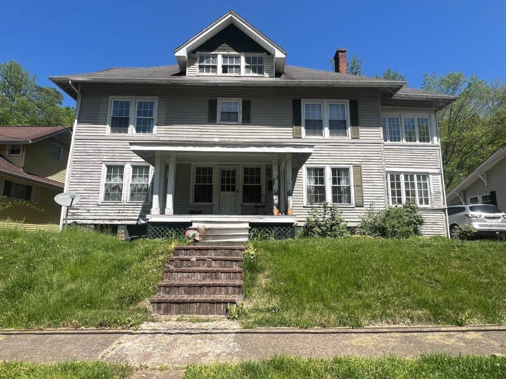 Currently Displayed Property Photo