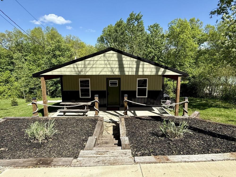 Currently Displayed Property Photo